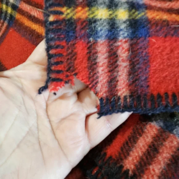 LL Bean Vintage Wood Plaid Blanket Red Tartan Whipstitch 1980's 80x86 - Picture 4 of 7